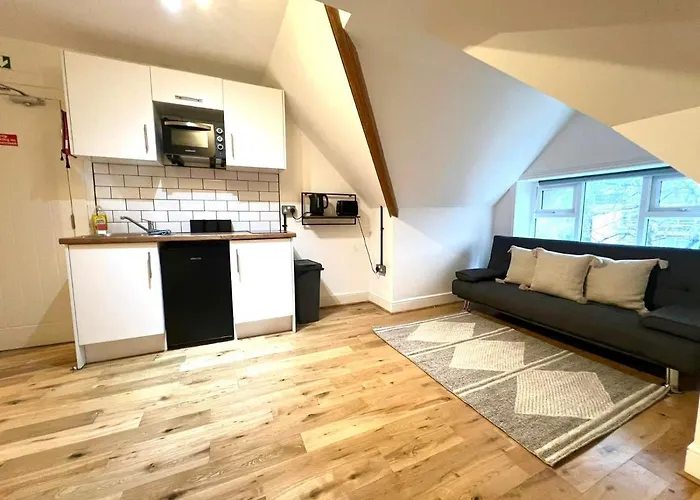 Flat 20, 10 St John'S
